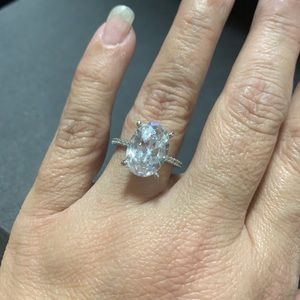 Beautiful 6ct Oval AAA CZ engagement ring S925